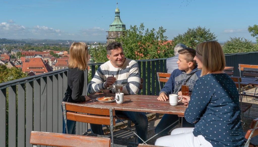 pirna-gastronomie-biergarten-familienfreundlich-ausblick-schlossterrasse-dauterstedt