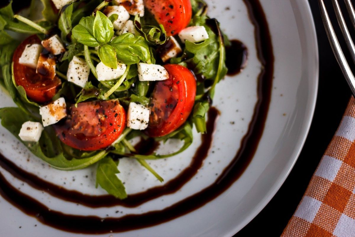 tomato-mozzarella-1589411_1280_Katja S. Verhoeven auf Pixabay