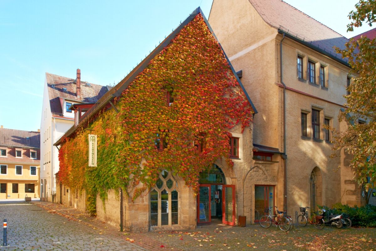 Stadtmuseum_Aussen_Herbst