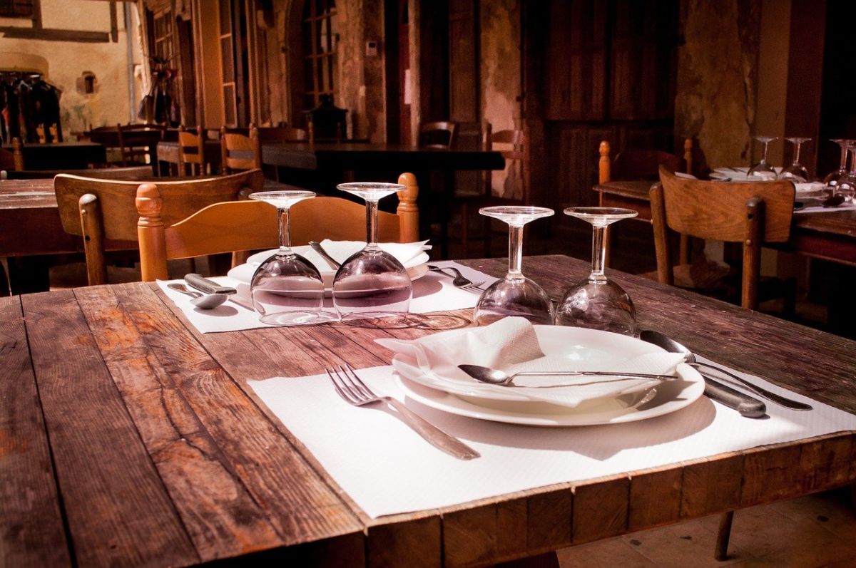 restaurant-winter-Rudy and Peter Skitterians auf Pixabay